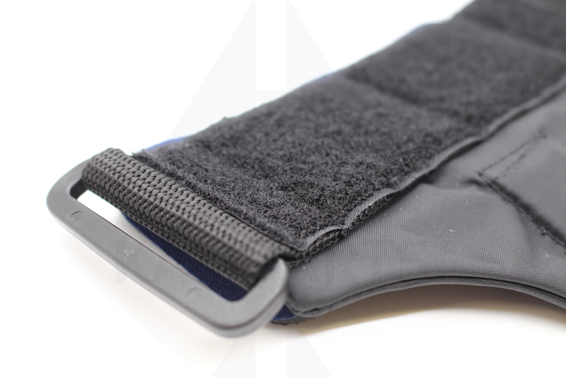 STRAP WITH RUBBER GRIP Close Out’s